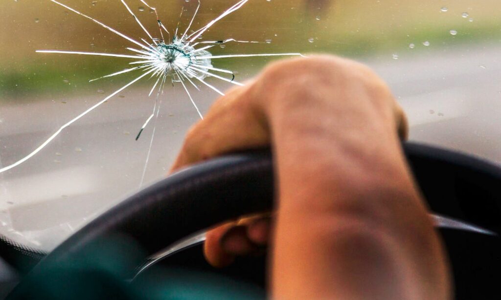 sostituzione riparazione vetri auto